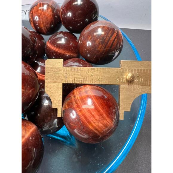 Red tigers eye sphere - Picture 1 of 11